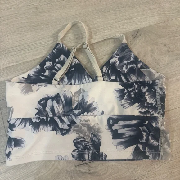 Beyond Yoga navy blue and cream Floral Crop Top - Picture 2 of 3